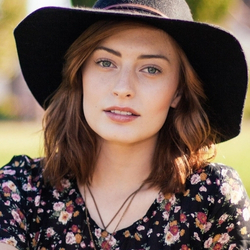 Ayşe T.